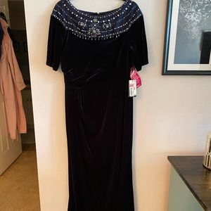 Adrianna Papell gown